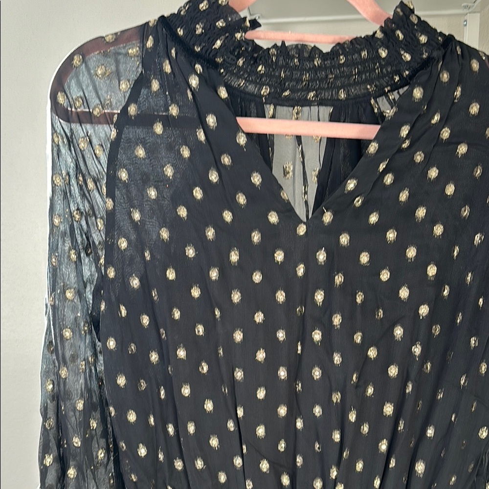 Velvet by Graham & Spencer Black and Gold Dress with Long Sleeves and V-Neck - Picture 2 of 3